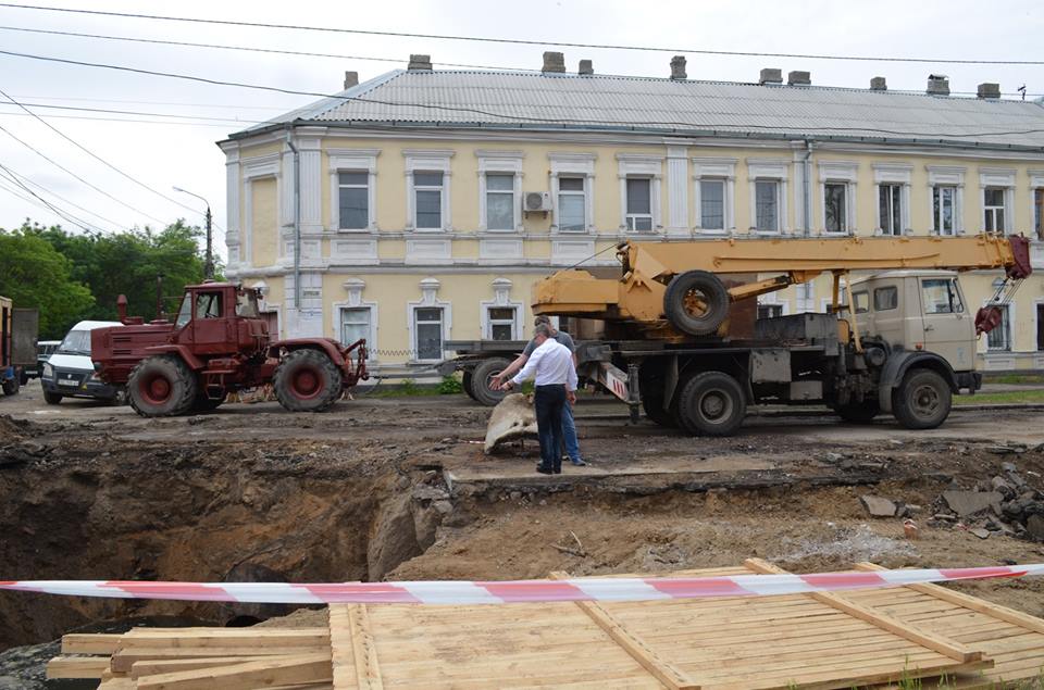 В Николаеве – еще один канализационный порыв: катастрофа по ул. Лесковой распространилась до ул. Кузнечная 3