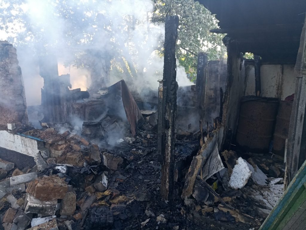 За праздничные выходные на Николаевщине спасатели потушили 42 пожара 3