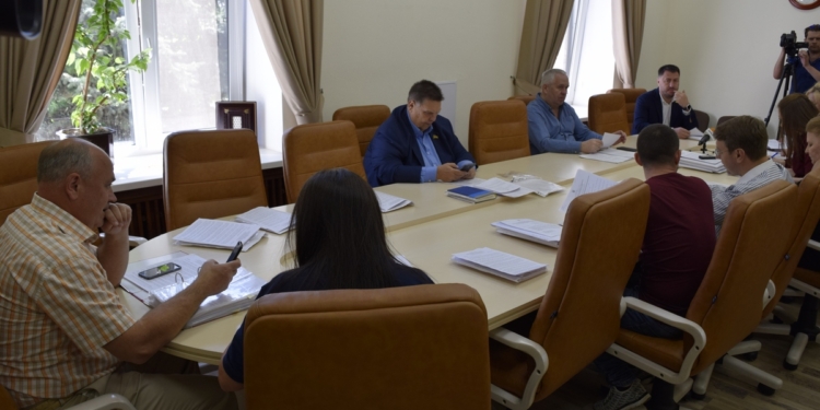 Бюджетная комиссия потребовала отчет директора «антикоррупционного» департамента