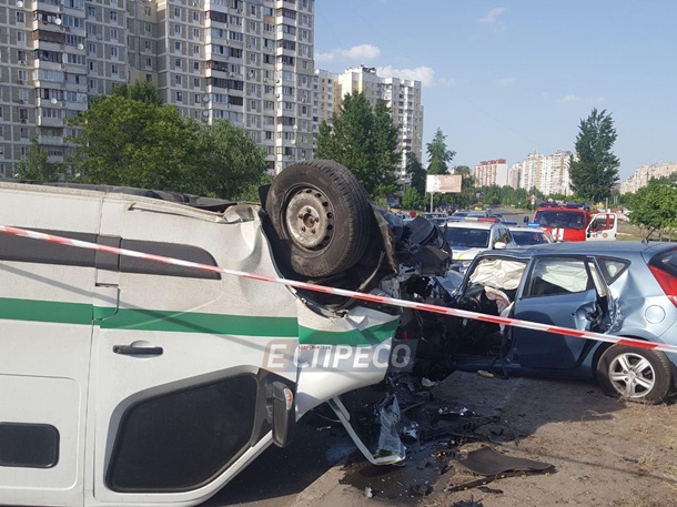 В Киеве инкассаторы пострадали в ДТП 7
