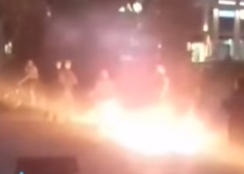 В центре Луцка мужчина поджег себя