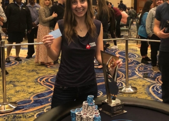 Писательнице пришлось отложить работу над книгой о покере — она стала слишком хорошо зарабатывать на игре