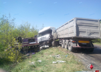 Под Николаевом столкнулись военный грузовик и пассажирский автобус – пострадало четыре человека