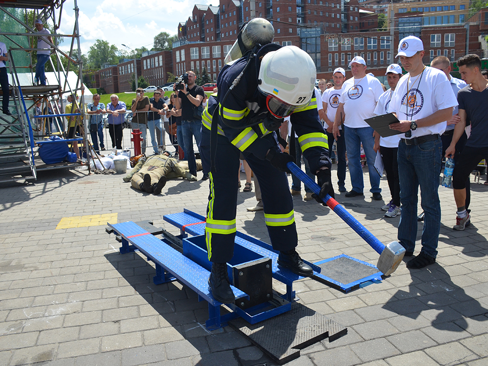 Николаевские спасатели достойно представили область на Firefighter Combat Challenge и вернулись с наградами 6