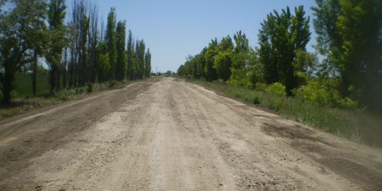 Дорога из Николаева на Очаков ремонтируется: неделю латали участок от Старой Богдановки до Каталино