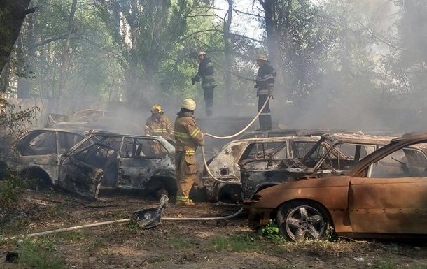 В Киеве на штрафплощадке сгорело 54 автомобиля 1