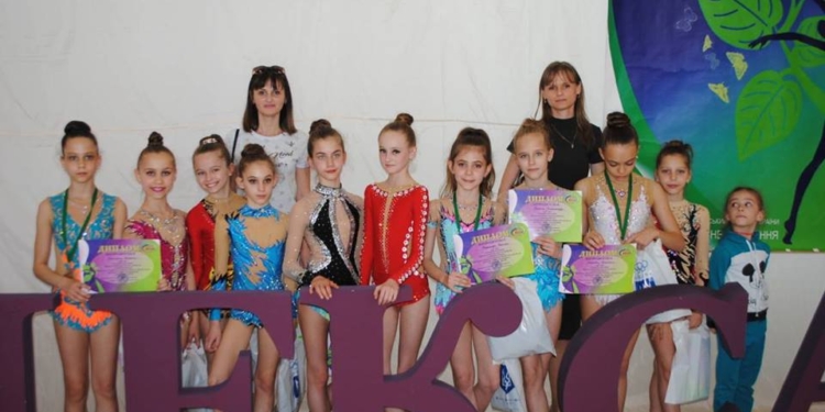 Юные гимнастки из Николаева вернулись с медалями с международного турнира