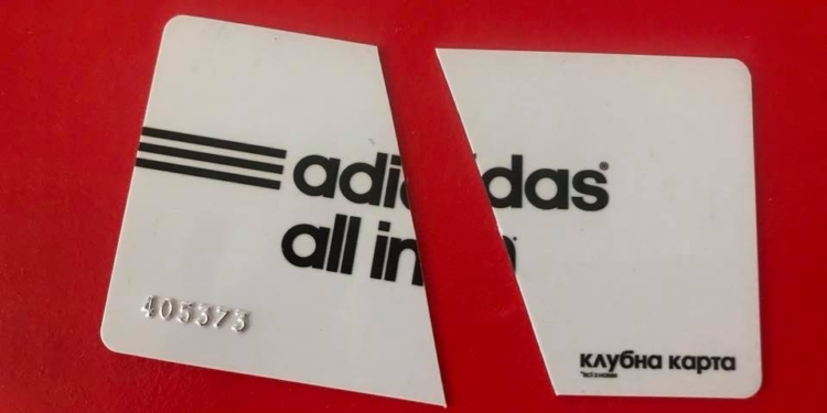 Больше никакого Adidas. Украинцы призывают бойкотировать одежду бренда из-за символики СССР