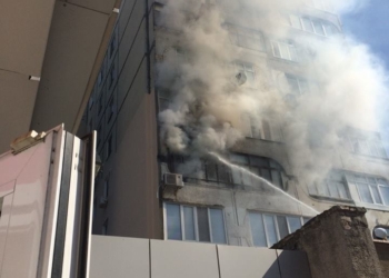 В многоэтажке Николаева полностью сгорел балкон