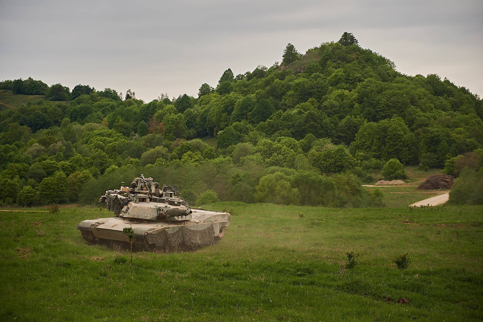 На учениях в Германии николаевские десантники совершили дерзкий рейд в тыл противника и готовятся отражать штурм города