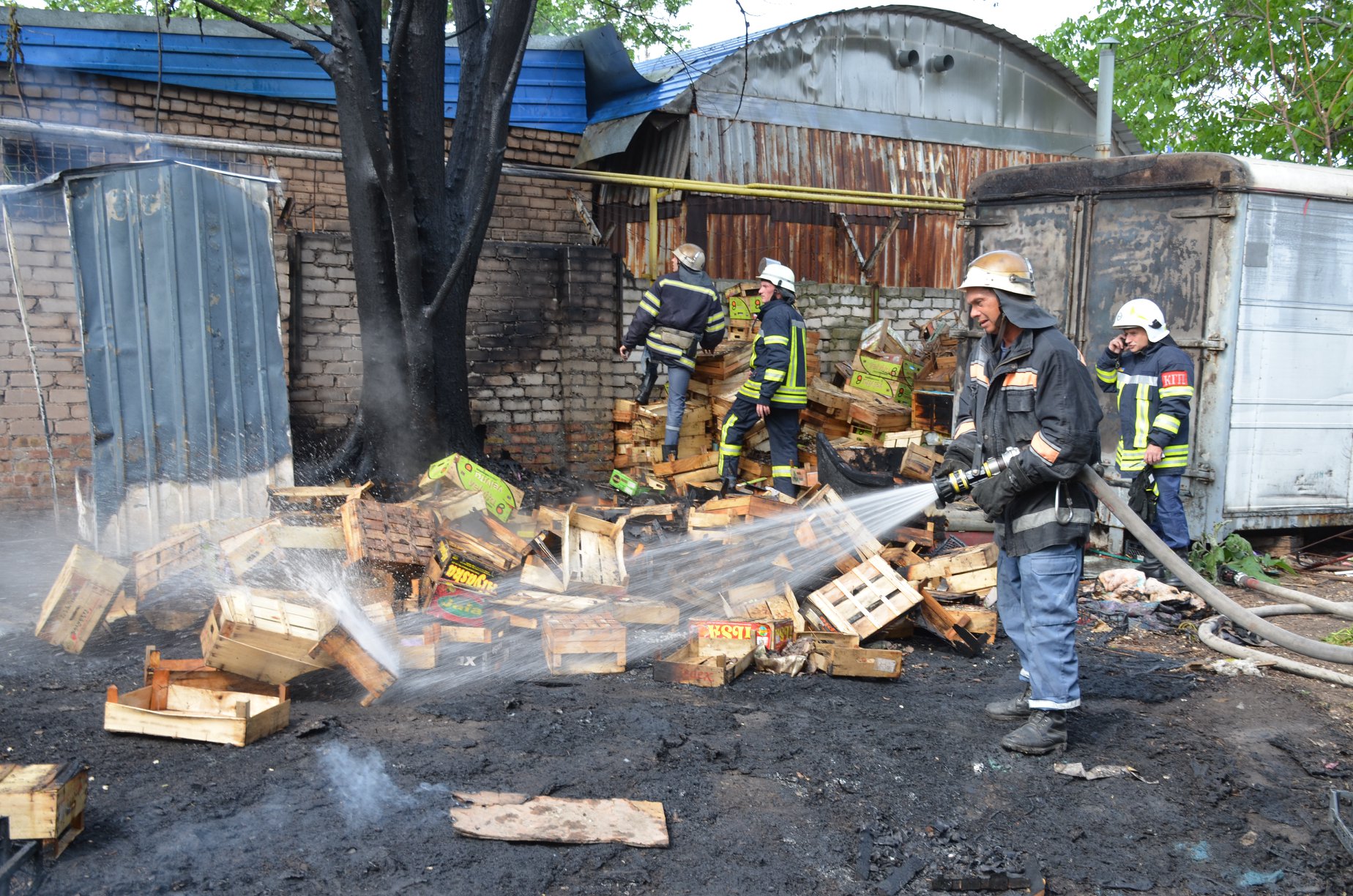 Пожар в районе “Колоса” в Николаеве: горели ящики