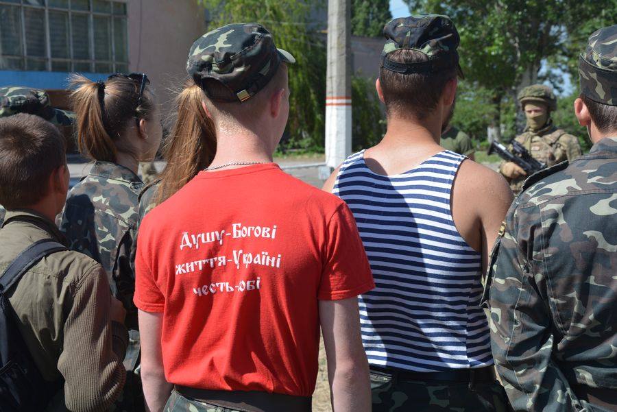 Николаевские десантники провели молодежный фестиваль «Патриот» с выставкой вооружения и техники 3