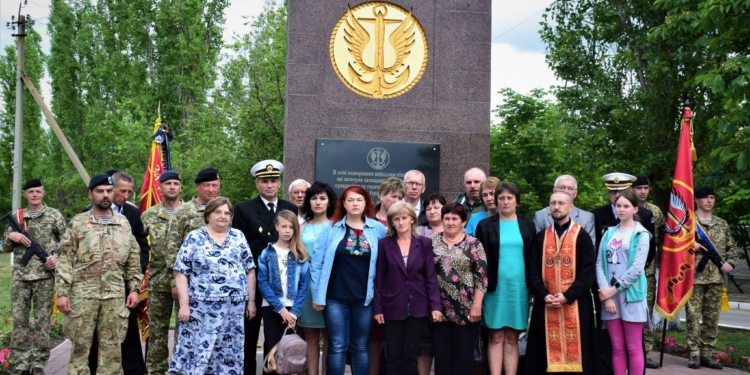 В День матери николаевские морпехи встретились с мамами погибших побратимов