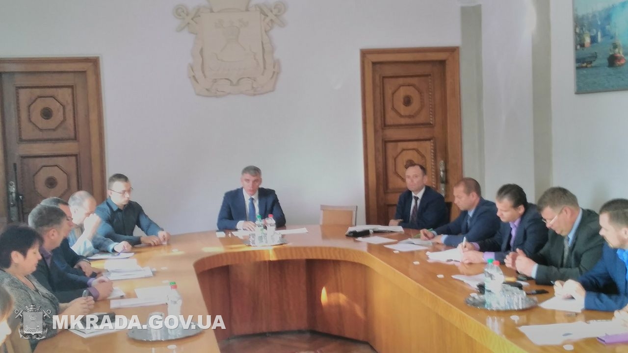 Сенкевич потребовал максимальные штрафы для ОСМД, которые не заключают договора на вывоз мусора