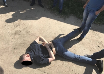 В Николаеве задержали капитана полиции, которого подозревают в организации кражи из квартиры его родственницы