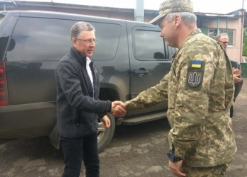 Волкер провел встречу с командующим ООС Наевым на Донбассе