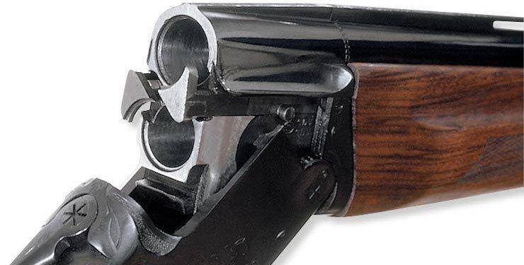 «Не успел зарегистрировать» – в Очаковском районе полицейские изъяли у мужчины оружие, патроны и порох