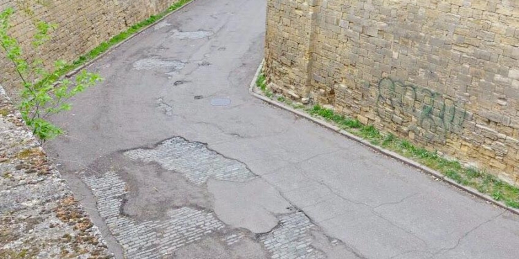 «Агентство развития Николаева» возьмется за восстановление брусчатки у стены судостроительной верфи