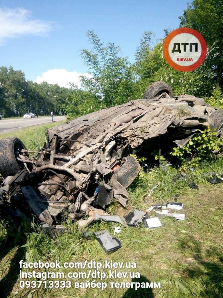 В Сумской области, убегая от полиции, в ДТП погибли парень и беременная девушка 2