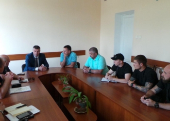 На Николаевщине зернотрейдеры пообещали не допускать перегрузов, если будет достаточное количество отстойников на дорогах