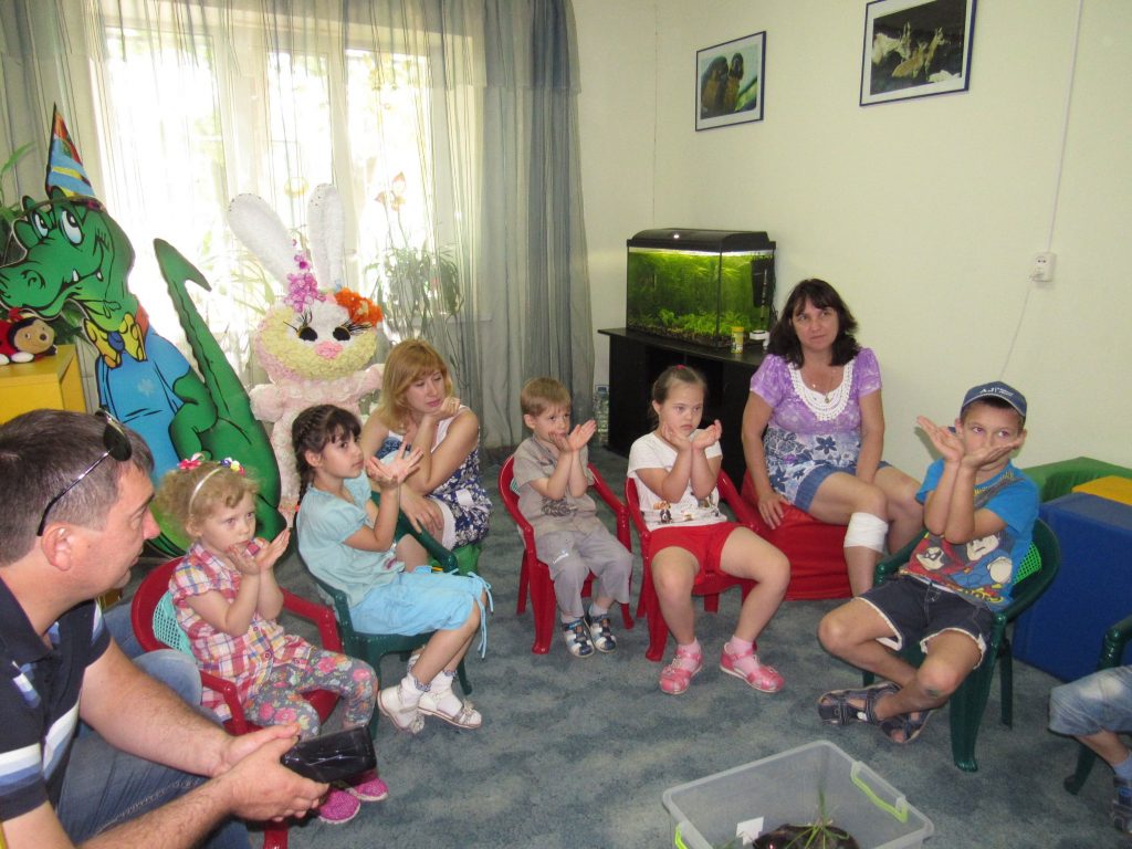 Николаевский зоопарк показал, как проходят сеансы детской зоотерапии 11