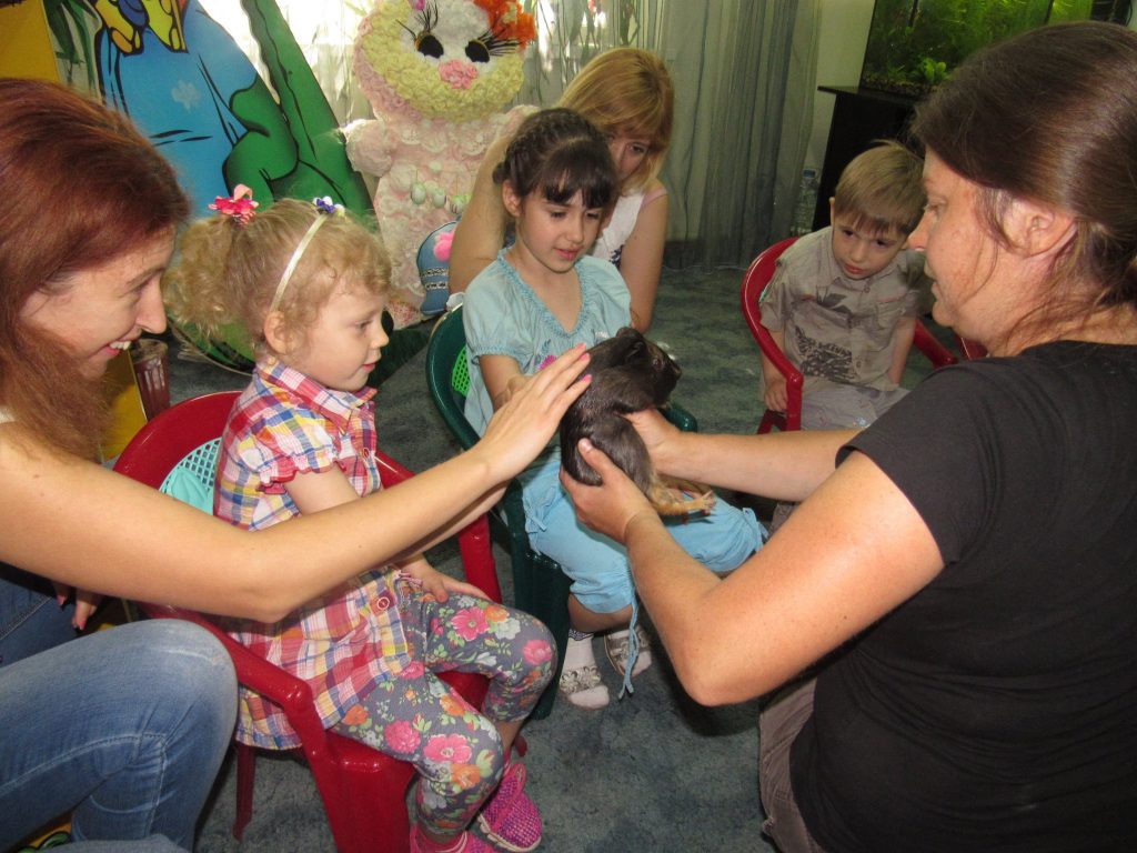 Николаевский зоопарк показал, как проходят сеансы детской зоотерапии 3