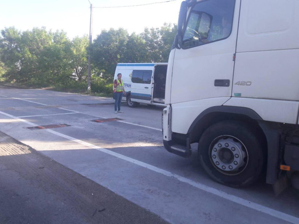 На Николаевщине зернотрейдеры пообещали не допускать перегрузов, если будет достаточное количество отстойников на дорогах 7