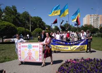 Николаевцы вышли на традиционный Парад вышиванок