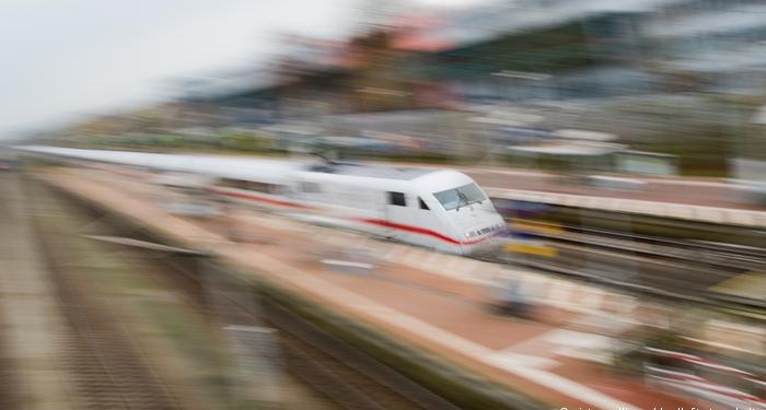 В Баварии столкнулись товарный и пассажирский поезда, не обошлось без жертв