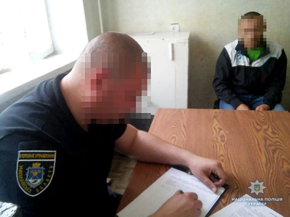 Семейный подряд: в Николаеве задержаны трое братьев, раскурочивших электроопору 5