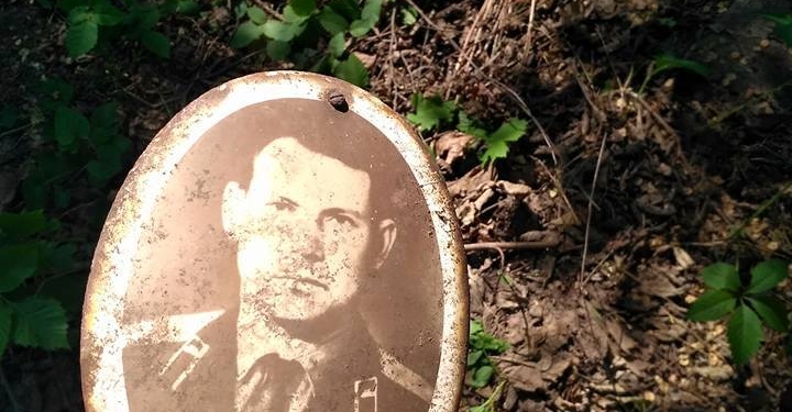 В Николаеве военные и волонтеры привели в порядок могилы освободителей города и ветеранов Второй мировой на старом некрополе