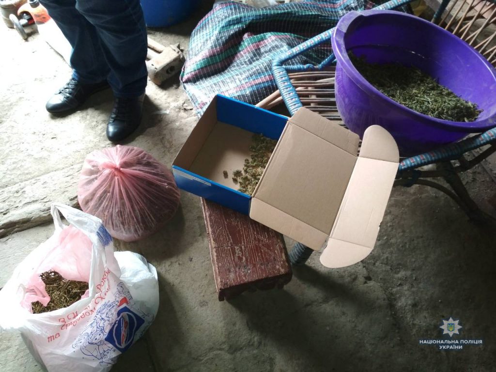 1,5 кг конопли на 60 тыс.грн. изъяли у жителя Николаевской области 7