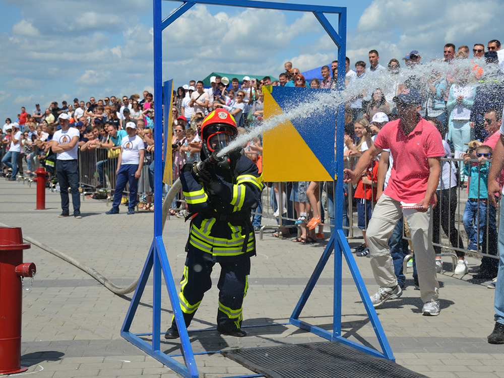 Николаевские спасатели достойно представили область на Firefighter Combat Challenge и вернулись с наградами 8