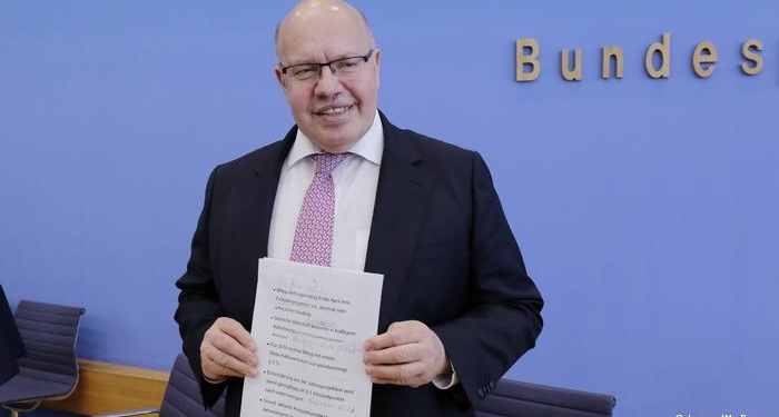 В Киев с визитом прибыл министр экономики Германии