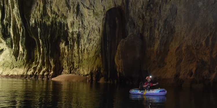 Невероятное зрелище! Спелеологи показали самую большую карстовую пещеру