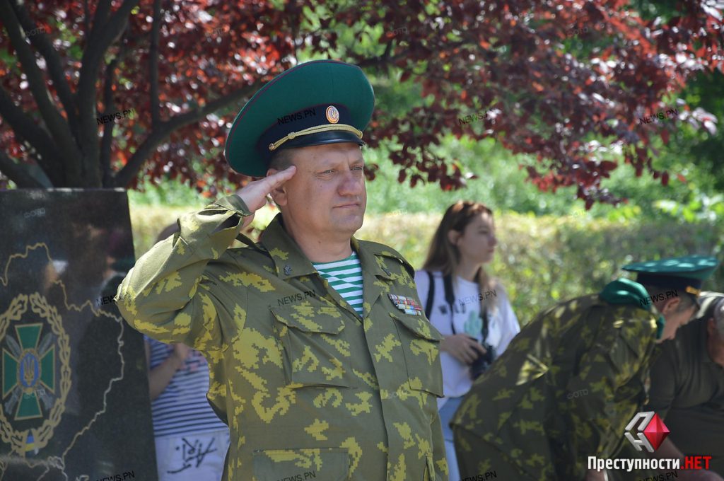 Пограничники Николаева, Херсона и Киева хотят попросить Порошенко оставить за 28 мая День ветеранов погранслужбы 1