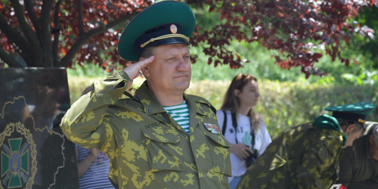 Пограничники Николаева, Херсона и Киева хотят попросить Порошенко оставить за 28 мая День ветеранов погранслужбы