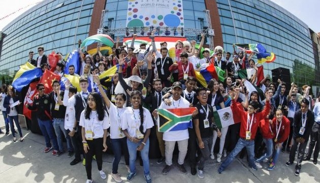 Украинские школьники впервые взяли гран-при на международном конкурсе ІТ-технологий