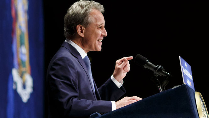 Генпрокурор Нью-Йорка ушел в отставку на фоне обвинений в насилии над женщинами