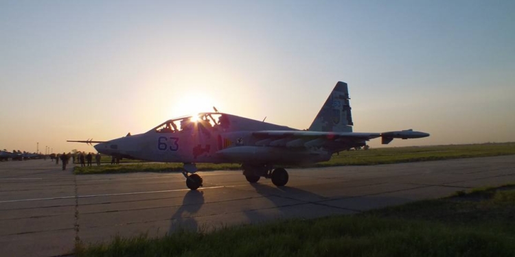 Мы под их надежным крылом: в Николаевской авиационной бригаде продолжается очередная летная смена