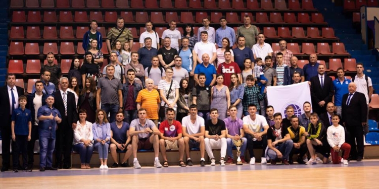 До встречи в новом сезоне: баскетболисты МБК «Николаев» пообщались с болельщиками