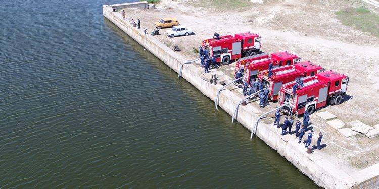 В Николаеве спасатели провели «тест-драйв» новых пожарных автомобилей