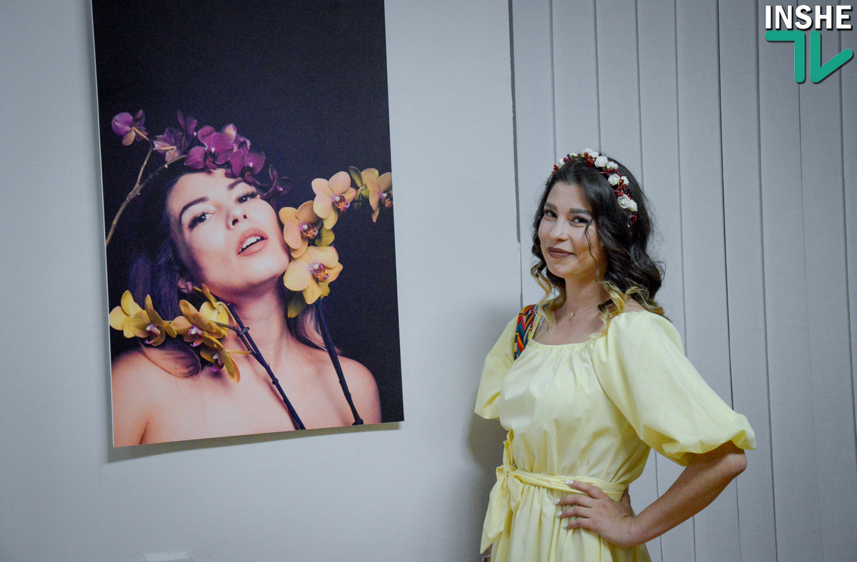 Музей Верещагина представил николаевцам «Обнаженный букет» фотографа Славы Поседай