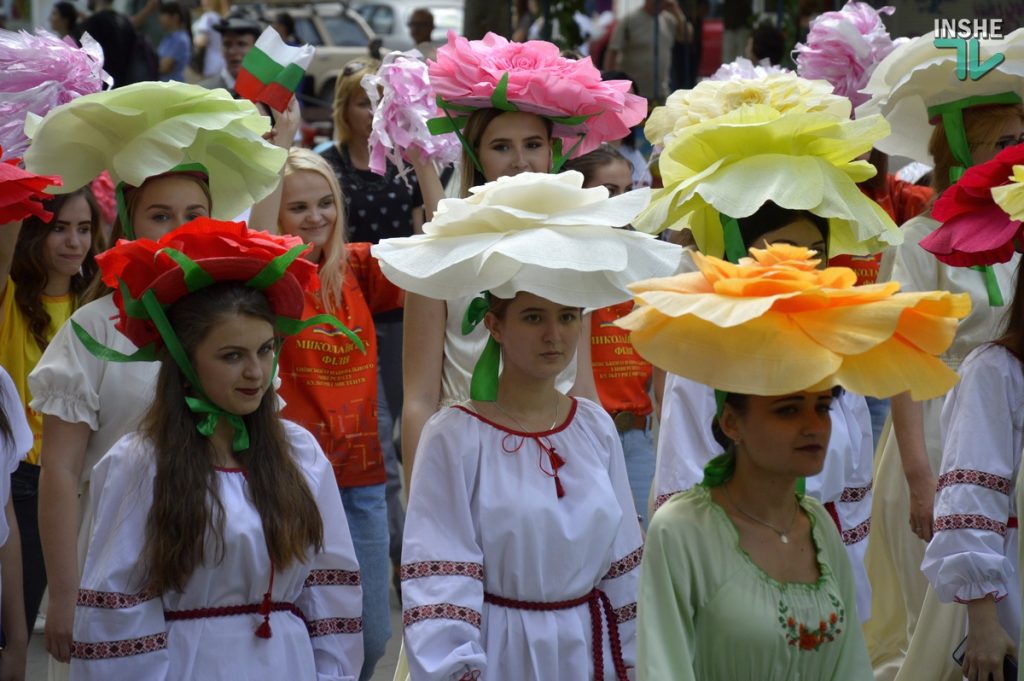 В Николаеве тысячи горожан прошли маршем в честь Дня Европы 29