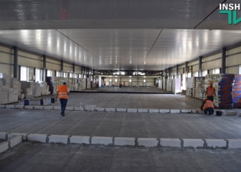 Порошенко потребовал, чтоб казармы на «Широком лане» сдали осенью – подрядчик обещает до конца года