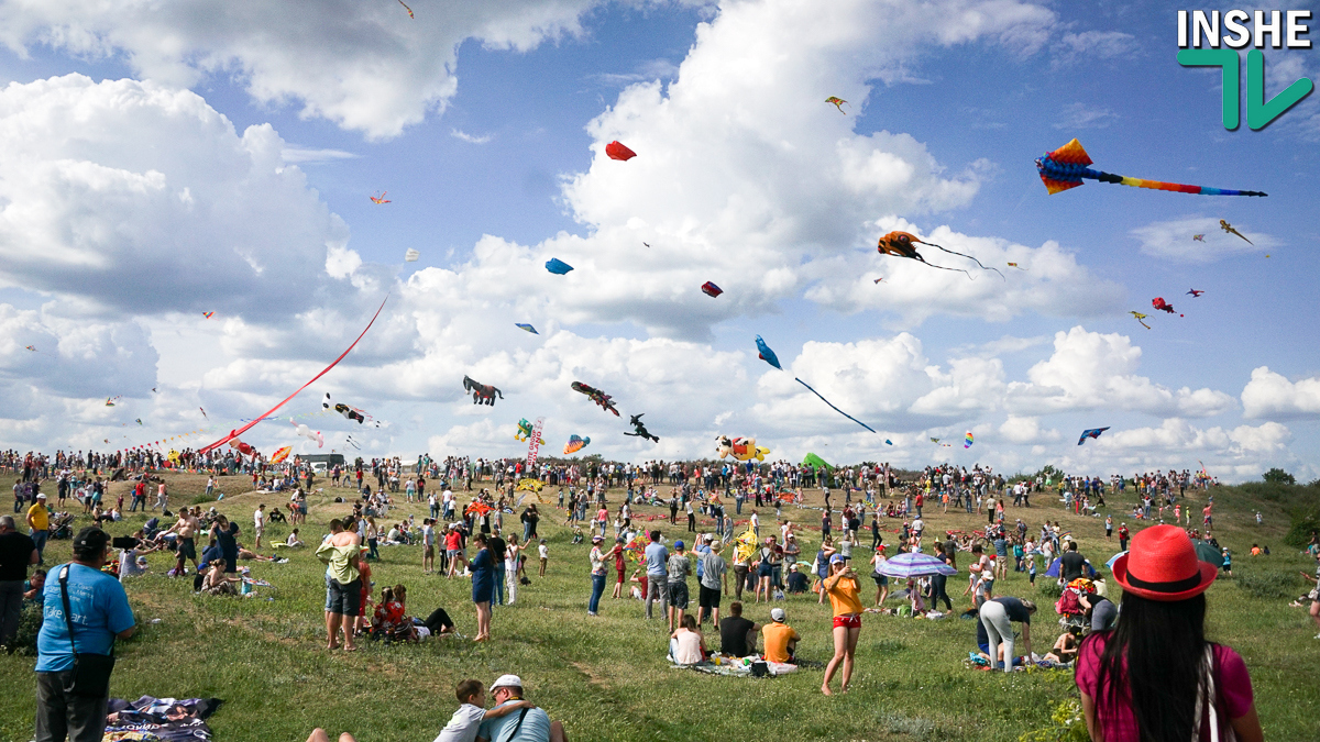 Грандиозный фестиваль воздушных змеев на Николаевщине побил собственный рекорд по числу зрителей и участников из зарубежья