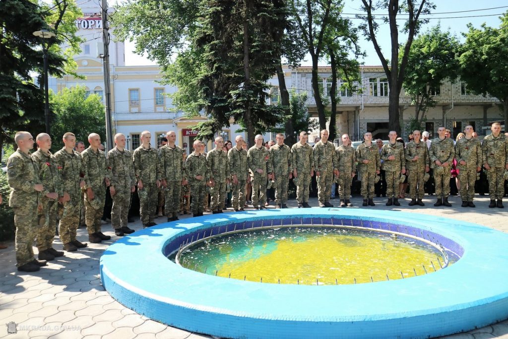 Николаевцы у памятника Вячеславу Чорноволу почтили память жертв политических репрессий 7