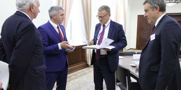 Сенкевич намерен обсудить с Порошенко инфраструктуру николаевских портов