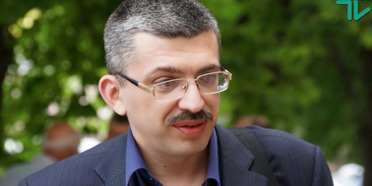 Ухмановский заявил, что депутат горсовета Апанасенко напал на него в приемной мэра и угрожал убить