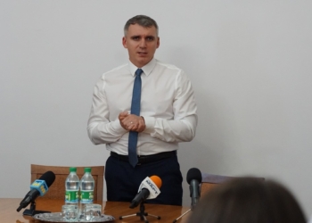 Сенкевич предложил зоозащитникам вместе с «оппозиционеркой» Веселовской разработать свой проект решения по бродячим собакам